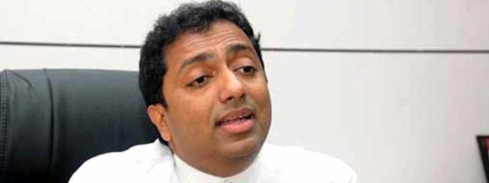අකිල විරාජ්ගේ ඉන්ධන පිරවුම්හලේ සේවකයෙකු රිමාන්ඩ්